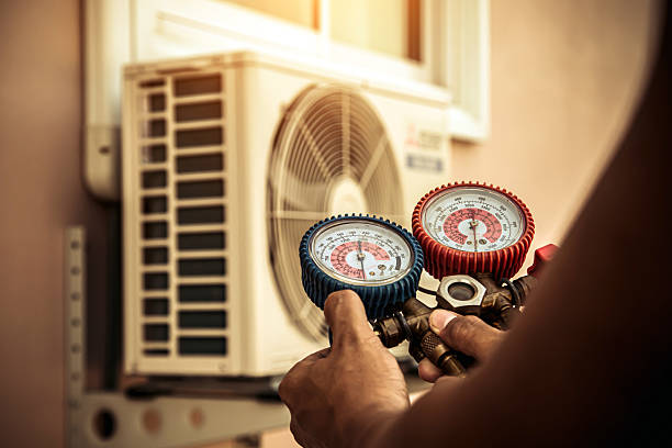 Professional Hvac technician working in Philomath, OR